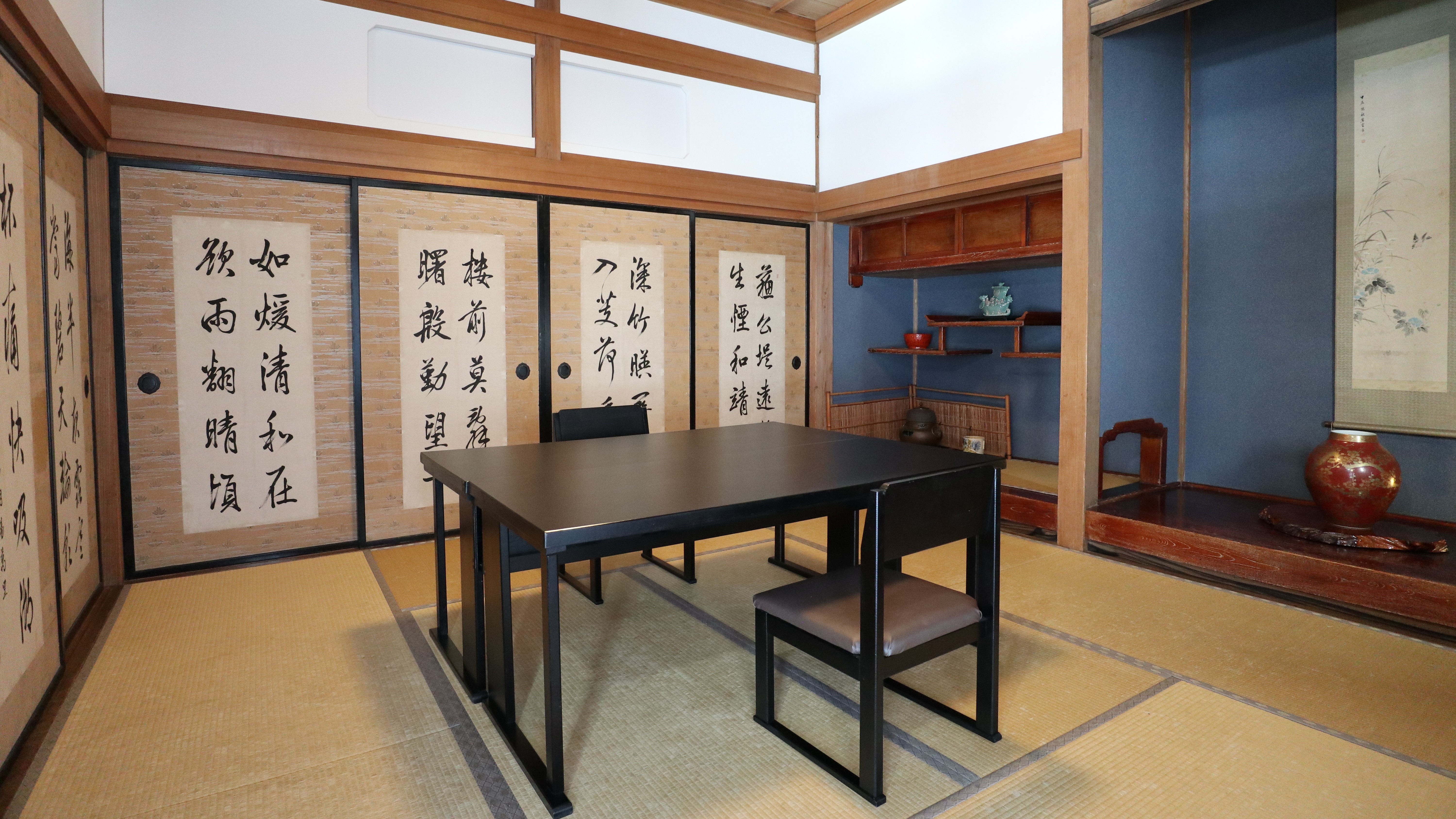 夕食会場となる座敷の一室　会津藩士の書のある座敷