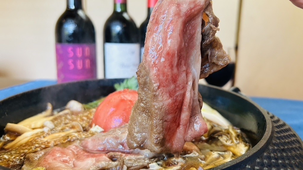 【冬限定】冬リゾート旅。赤ワイントマトすき焼き、日本百名湯の温泉、暖炉BAR。暖かく優しい時間を。