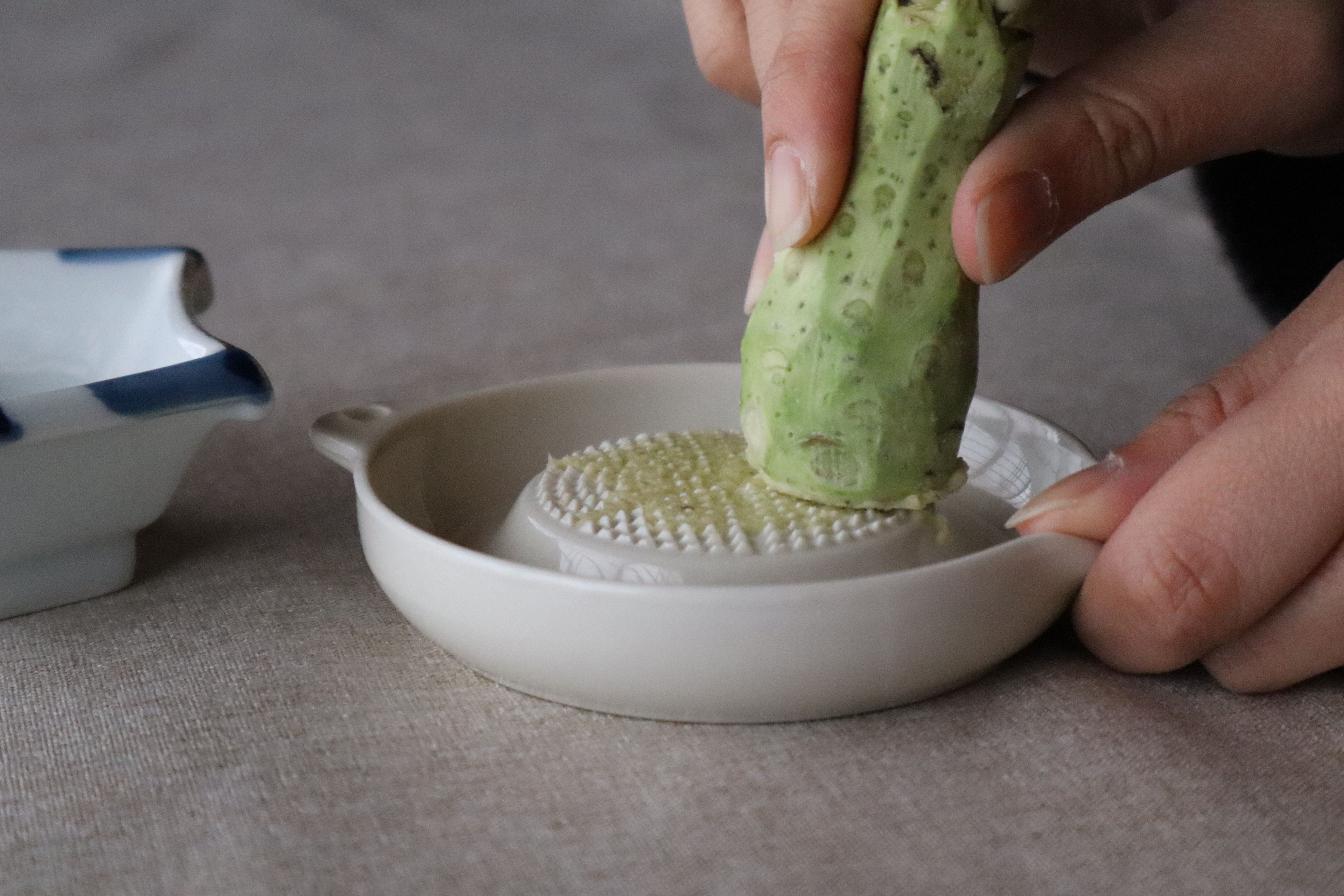 安曇野産の本わさびを一本使用