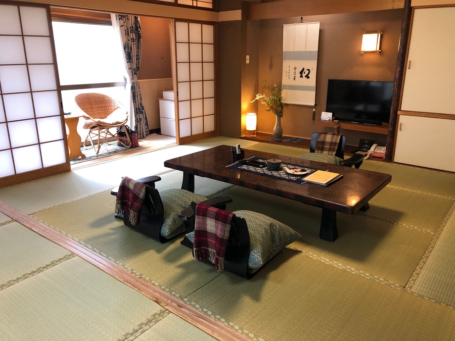 割烹旅館さつきの和室客室