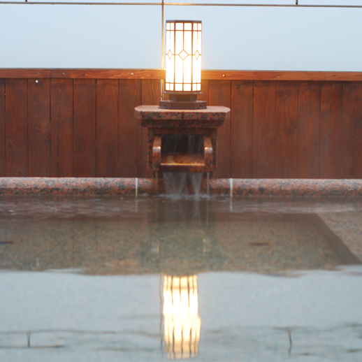 Rooftop observation bath