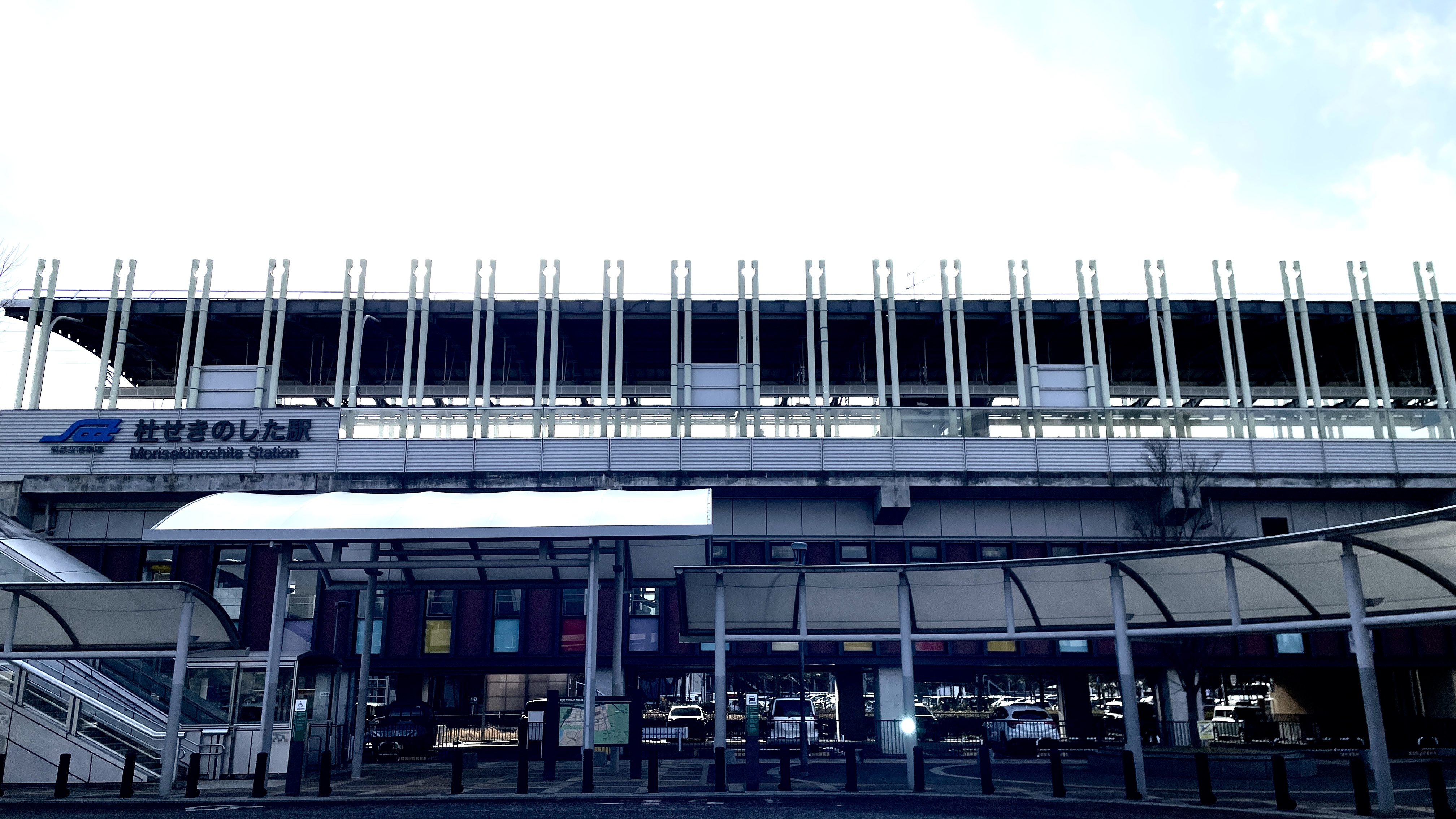 【最寄り駅】杜せきのした駅（ロータリー側）
