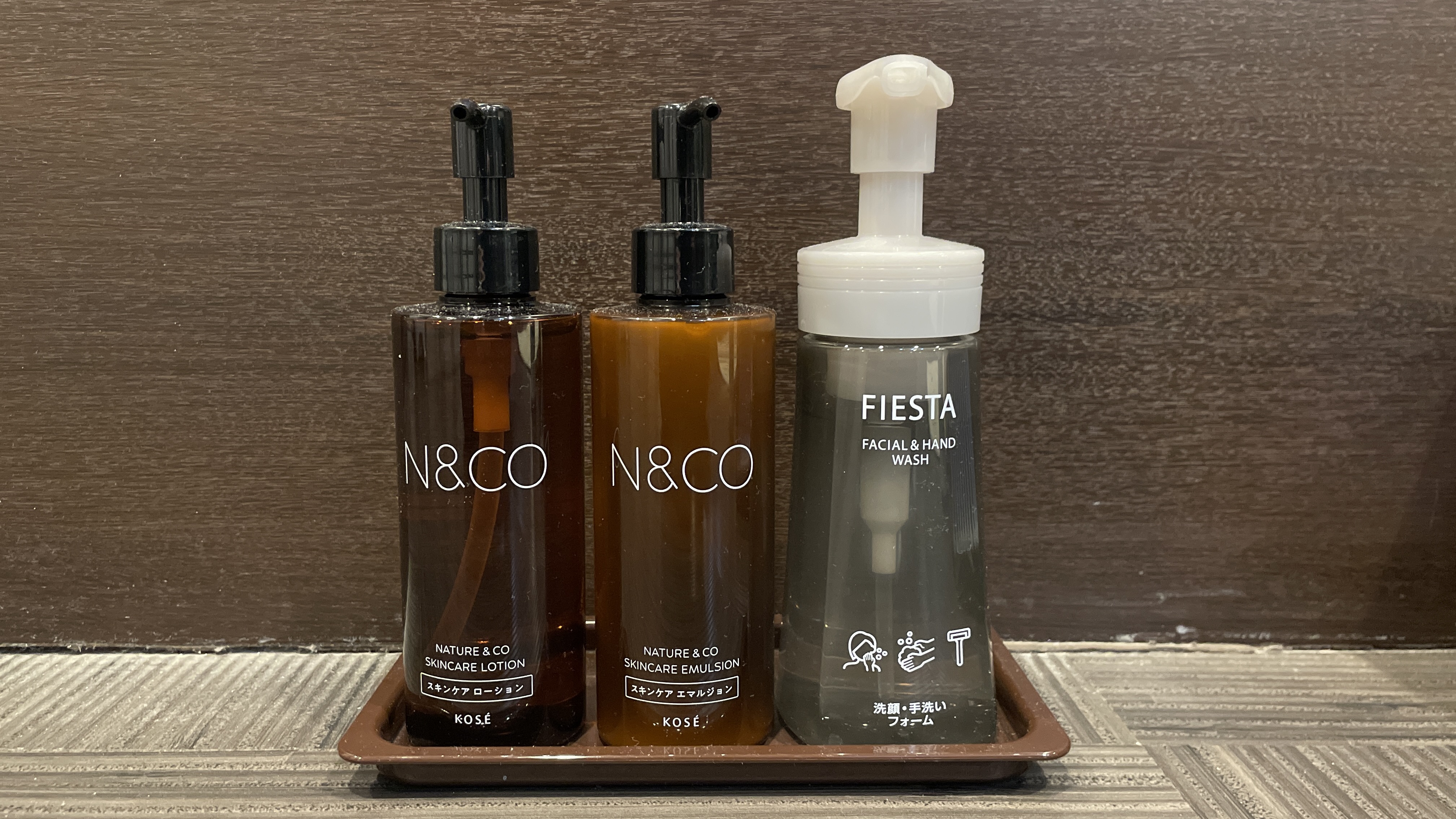 男性大浴場　脱衣所アメニティ