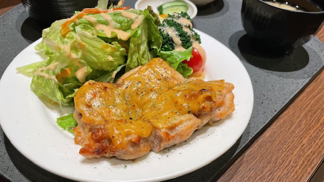 日替わり定食　グリルチキン（マスタードソース）