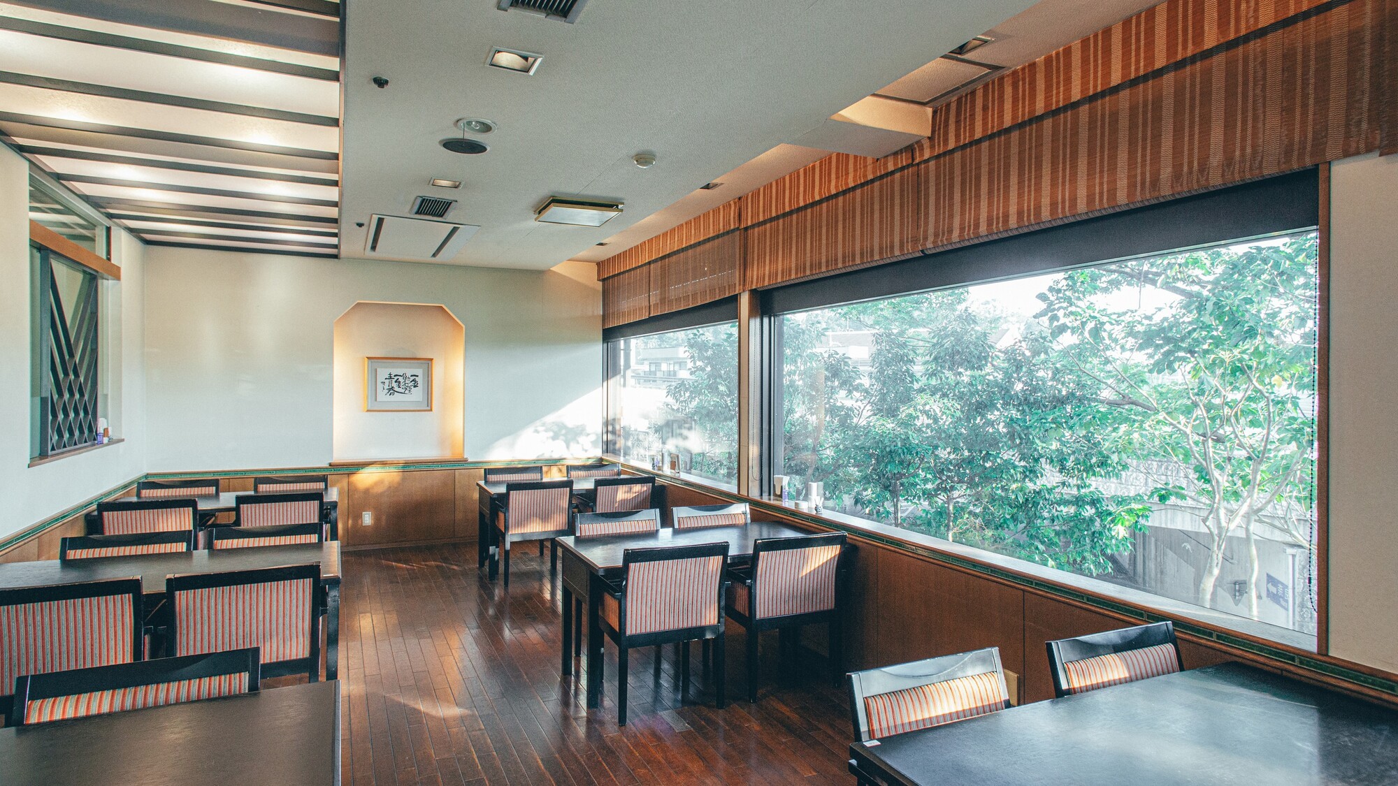 食事会場イステーブル席