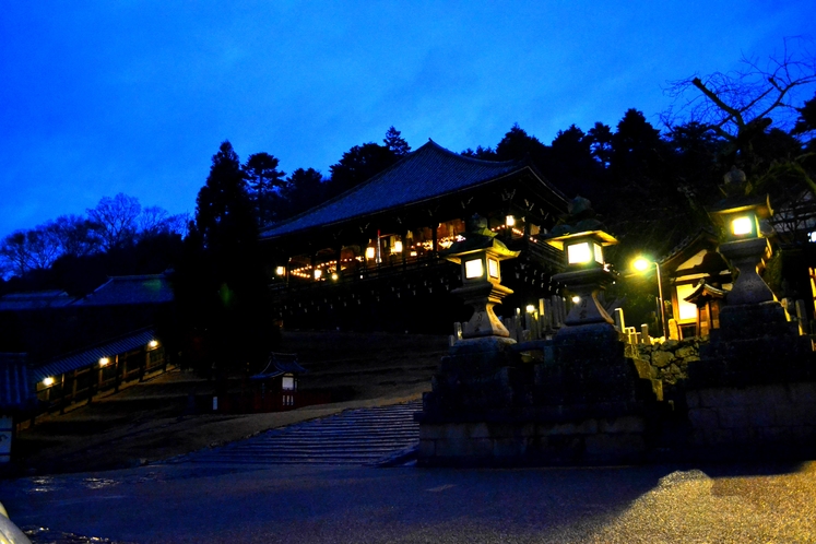 東大寺二月堂全景※上まで階段がございます