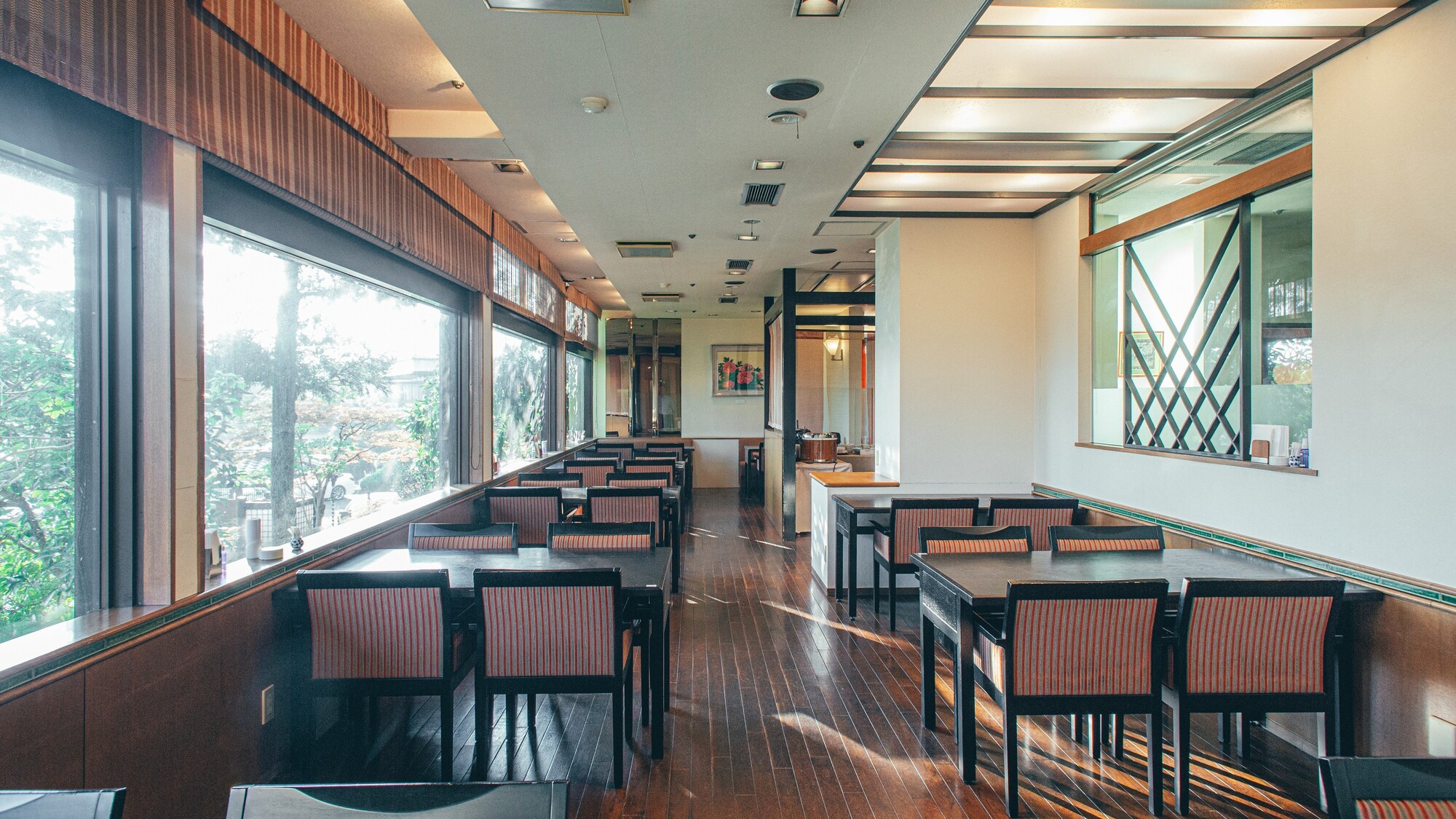 食事会場イステーブル席