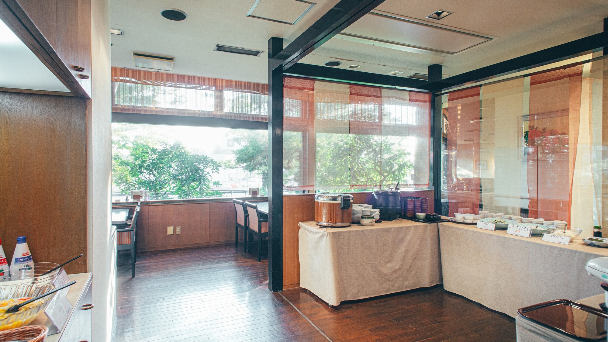 朝食バイキング会場