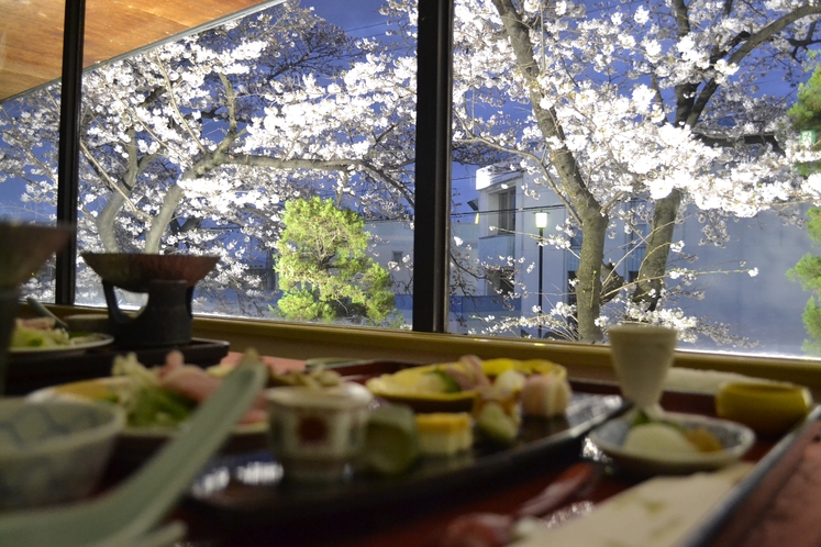 【お食事会場】桜時期　３月27日～4月8日頃※気温により開花時期に差がでますので日程は目安です。