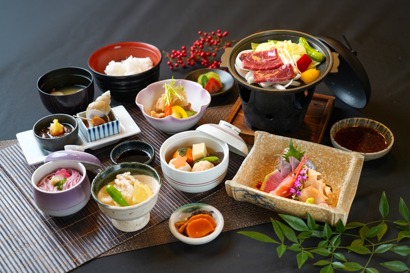 【気軽に楽しめる１泊２食付プラン】　なごみ会席御膳　１８:３０〜スタート