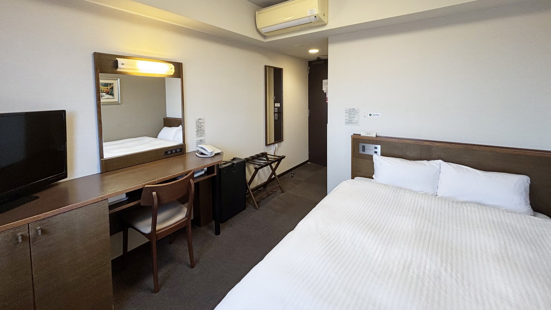 スタンダードセミダブルルーム