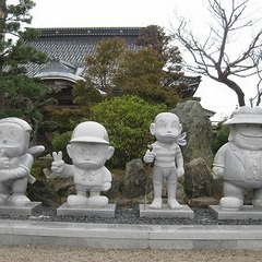 藤子マンガ石像