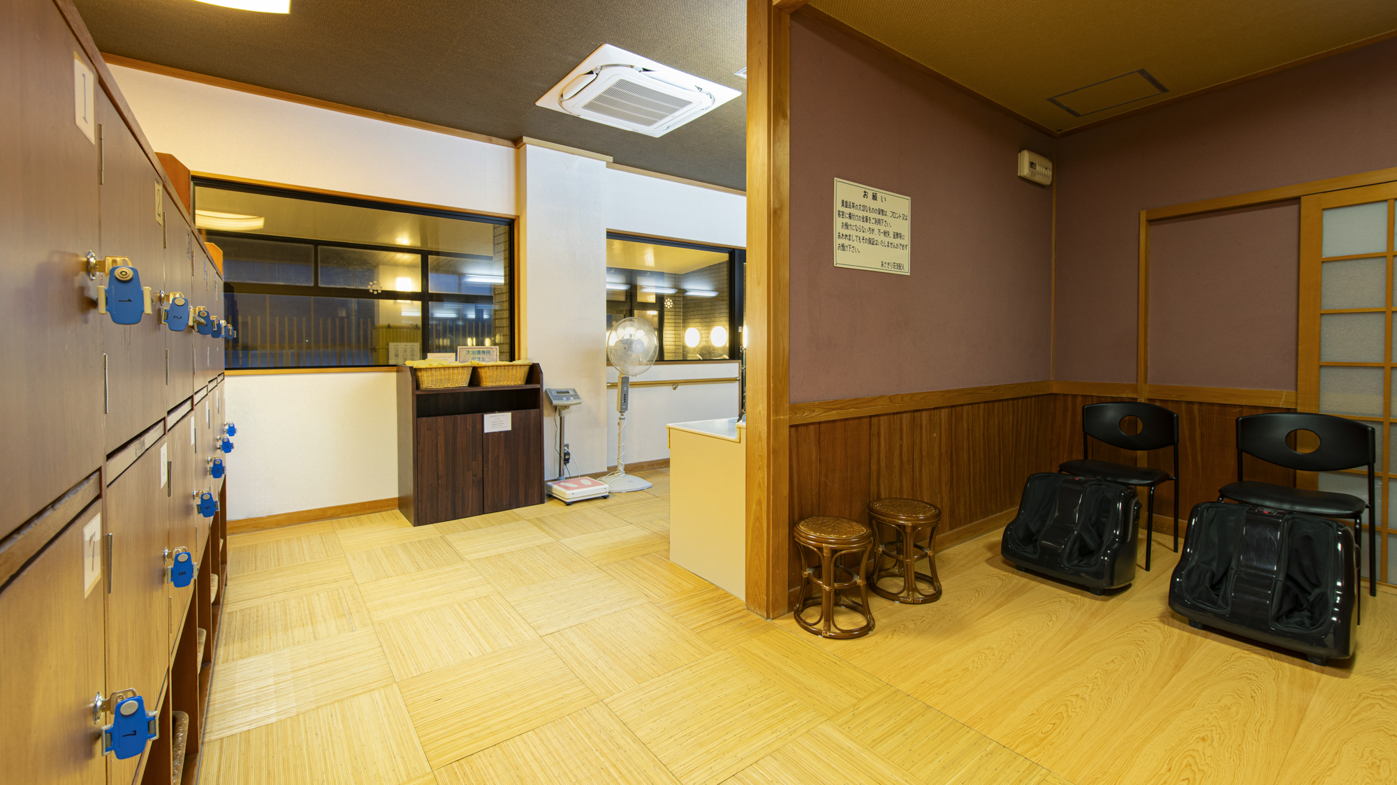 *二階「円山の湯」脱衣所