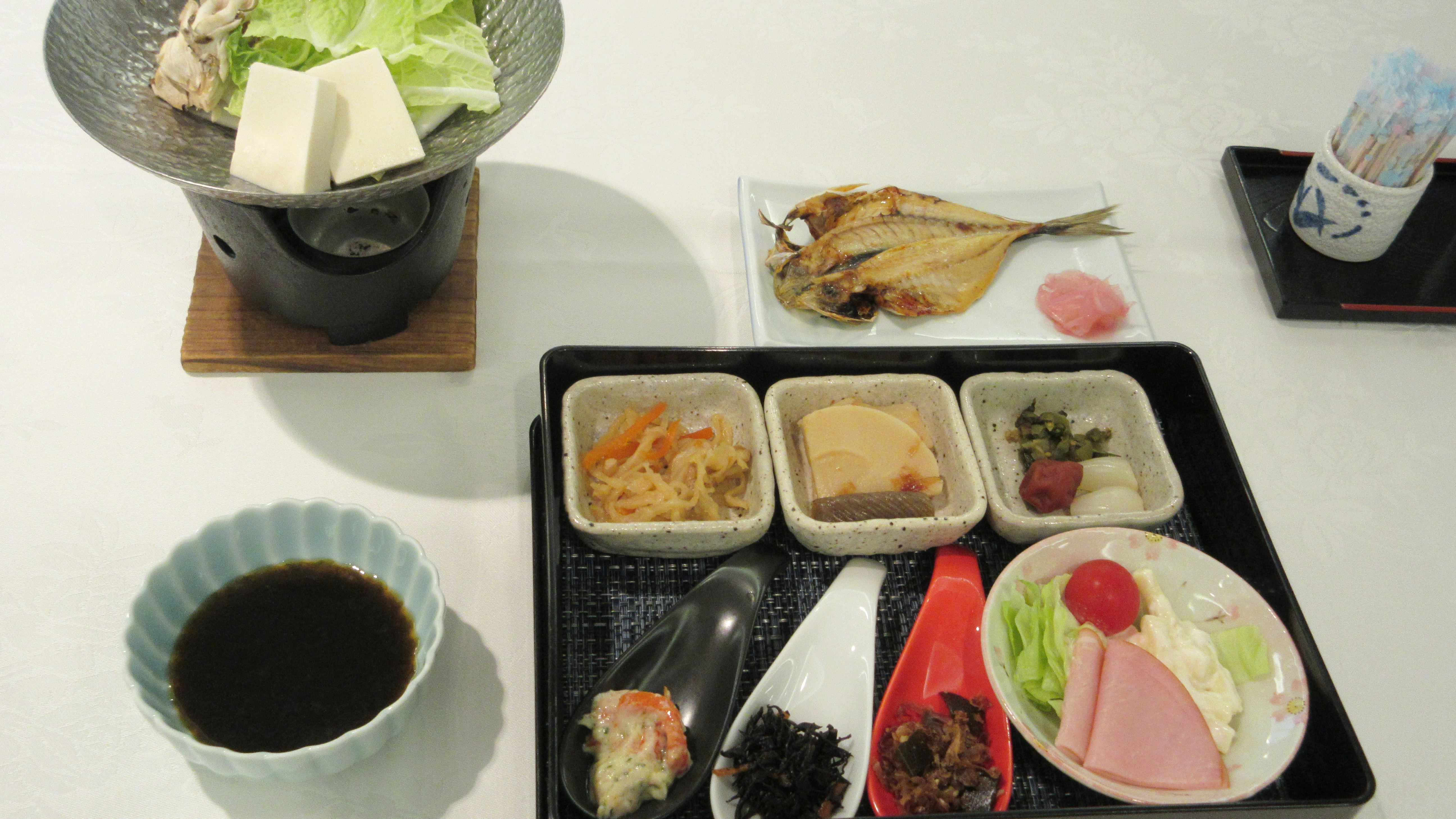 *【朝食一例】一人和御膳（パン等のハーフバイキングをしております）