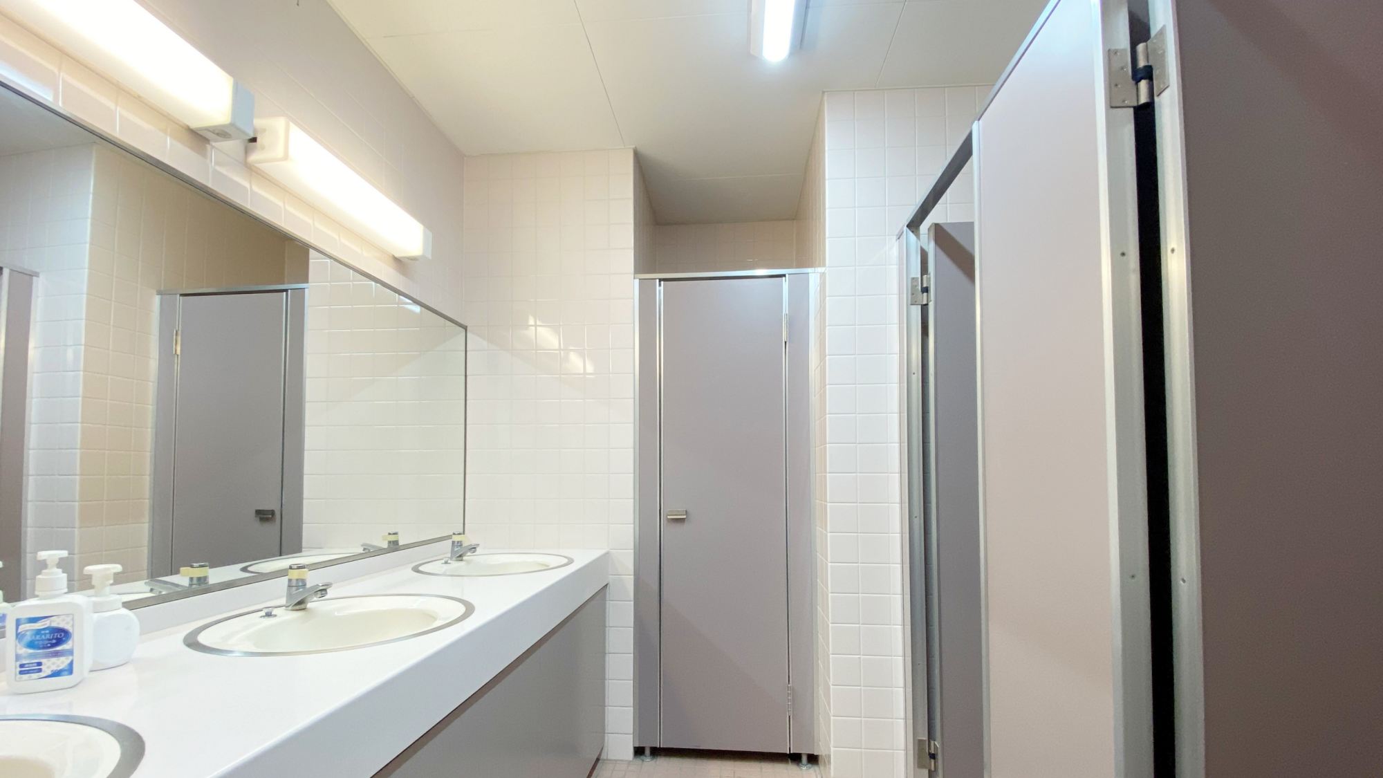 *【館内】共同トイレ/共同のお手洗いも完備しております。