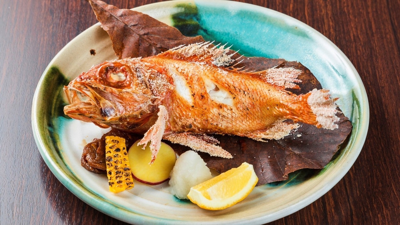 【赤い宝石と呼ばれる高級魚きんきんの塩焼き付きグレードアップ】（夕朝食付き）＞