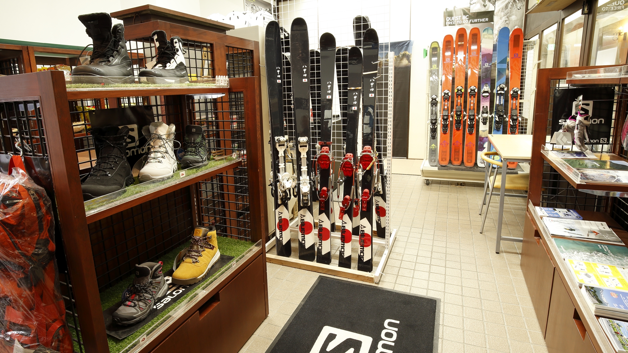 【館内施設】「売店」各種スキー用品も取り揃えております。
