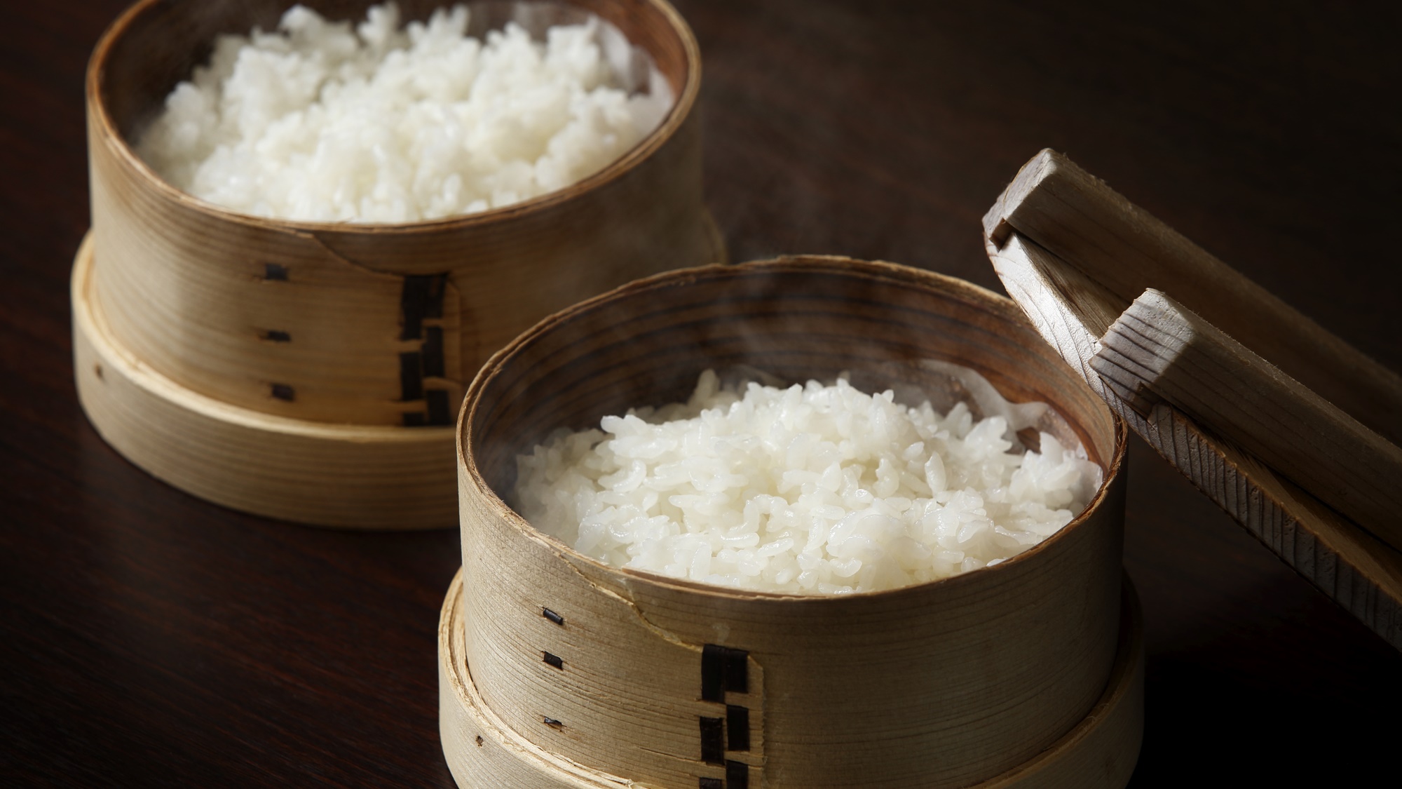 【ご朝食一例】「ほくほく蒸籠ご飯」オリジナル“天寿米”は一粒一粒がツヤツヤして、食感はもちもち！