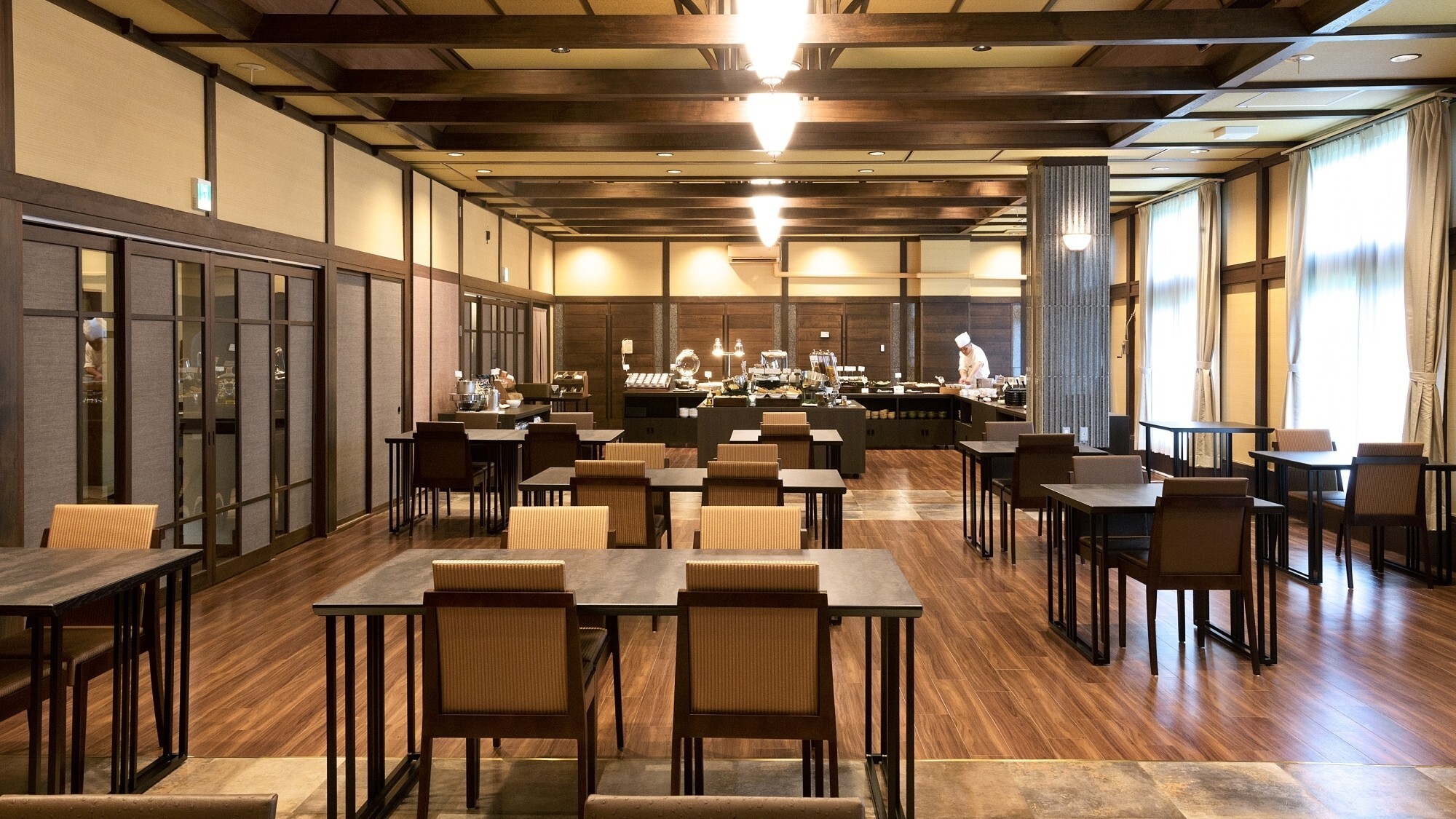 【ご朝食一例】地元農家の野菜や坂本養鶏の卵を使った料理など、旬料理がお楽しみいただけます。