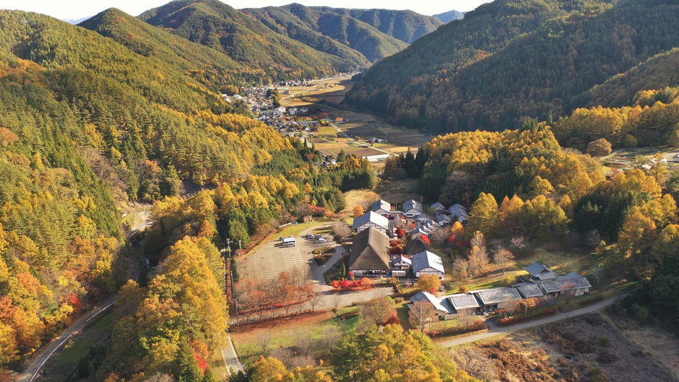 【素泊まりプラン】日本一のかやぶき屋根に宿泊！都会を忘れる、贅沢な田舎で里山リトリート