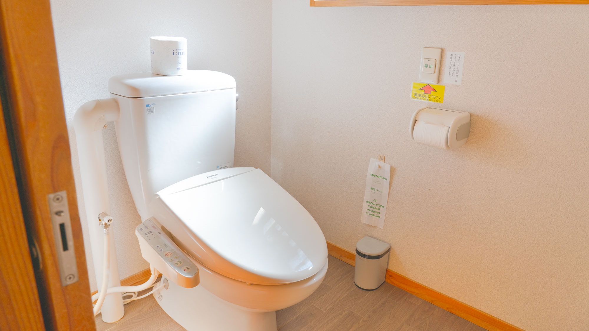 当館は全室トイレは独立式、ウオシュレットです。