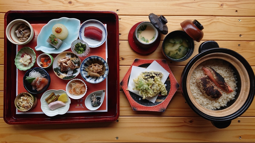 季節の里山料理～里山旬膳～