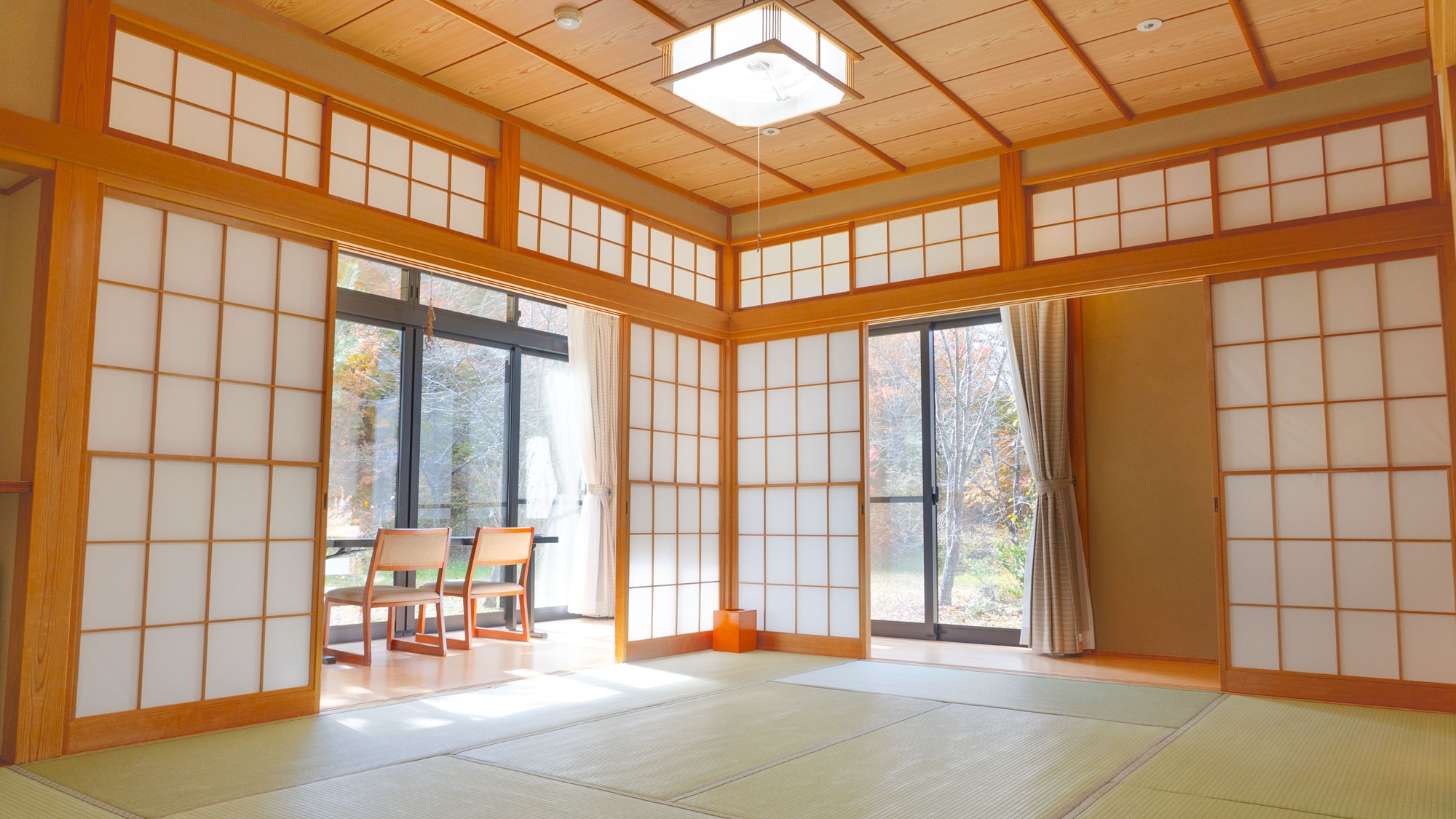 【あさぎり】和室10畳＋広々とした縁側。スタンダードタイプの和室です。