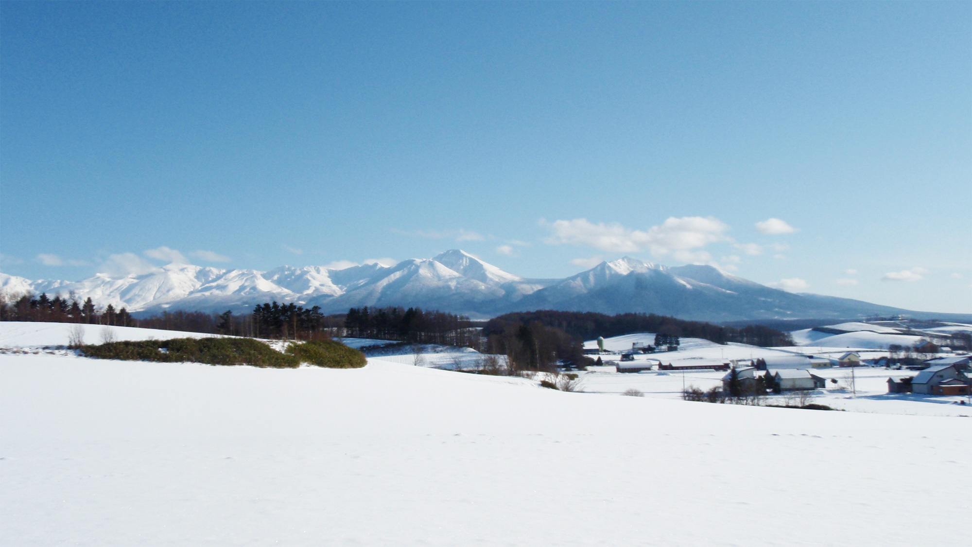 *冬の風景／冬の晴れた朝には美しく輝くダイヤモンドダストを見られることも。 