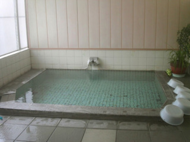 大浴場のお湯は100%天然温泉掛け流し