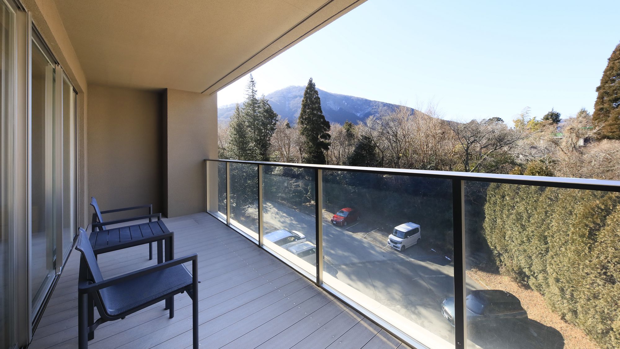 【客室温泉付き・デラックスルーム】テラスからの眺め