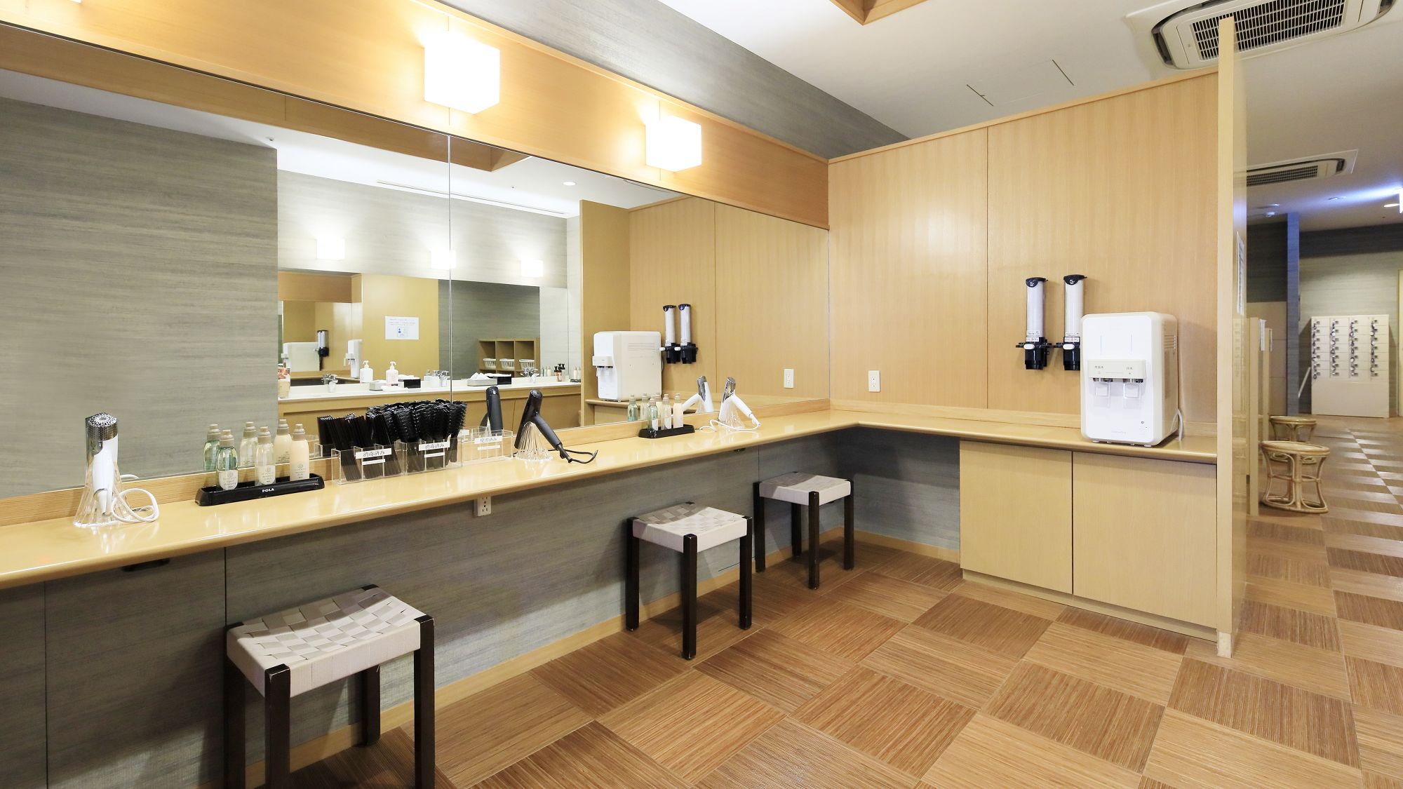 【温泉大浴場「たまゆら」】脱衣所