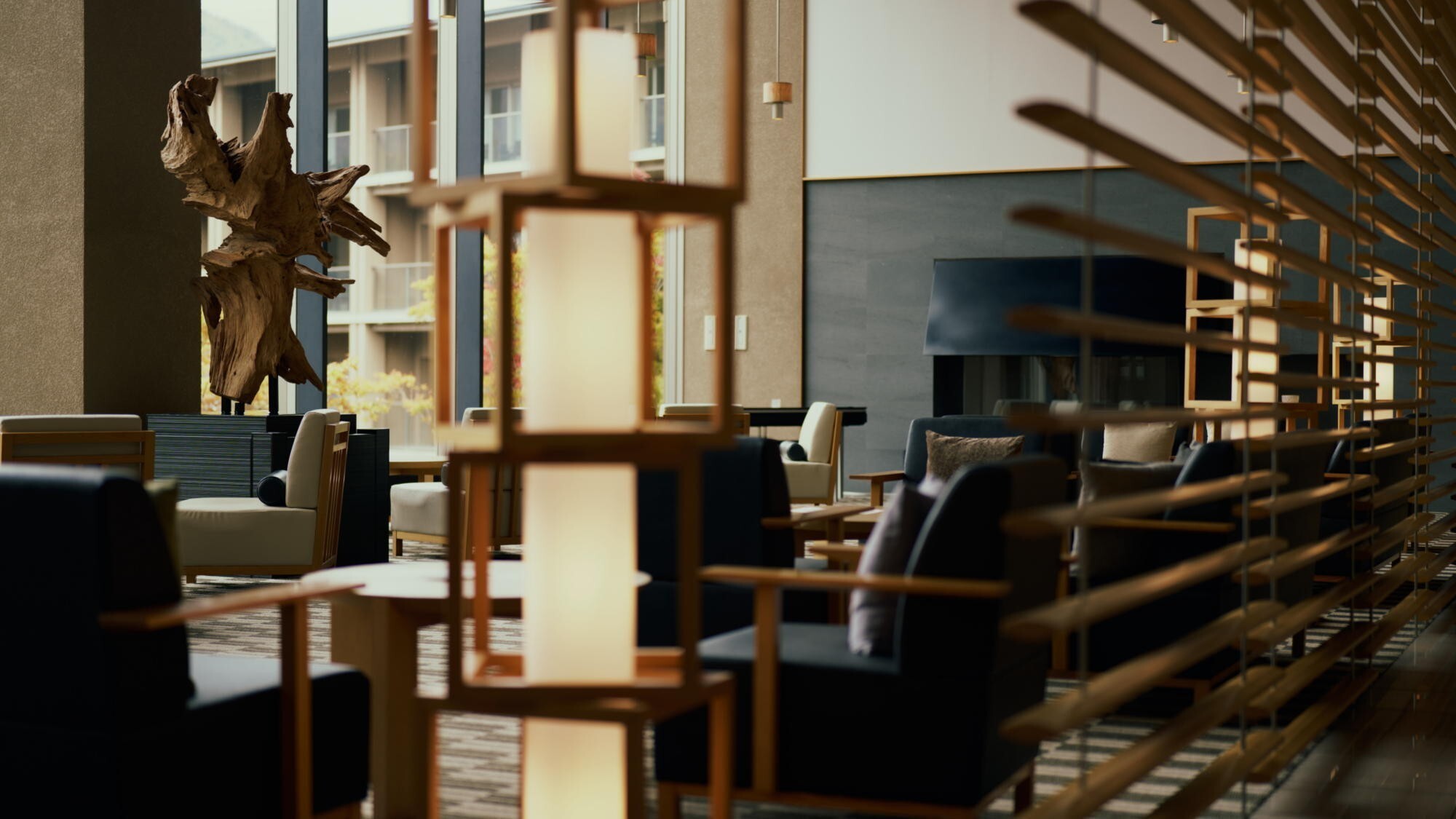 静けさと彩りが織りなす、上質な空間