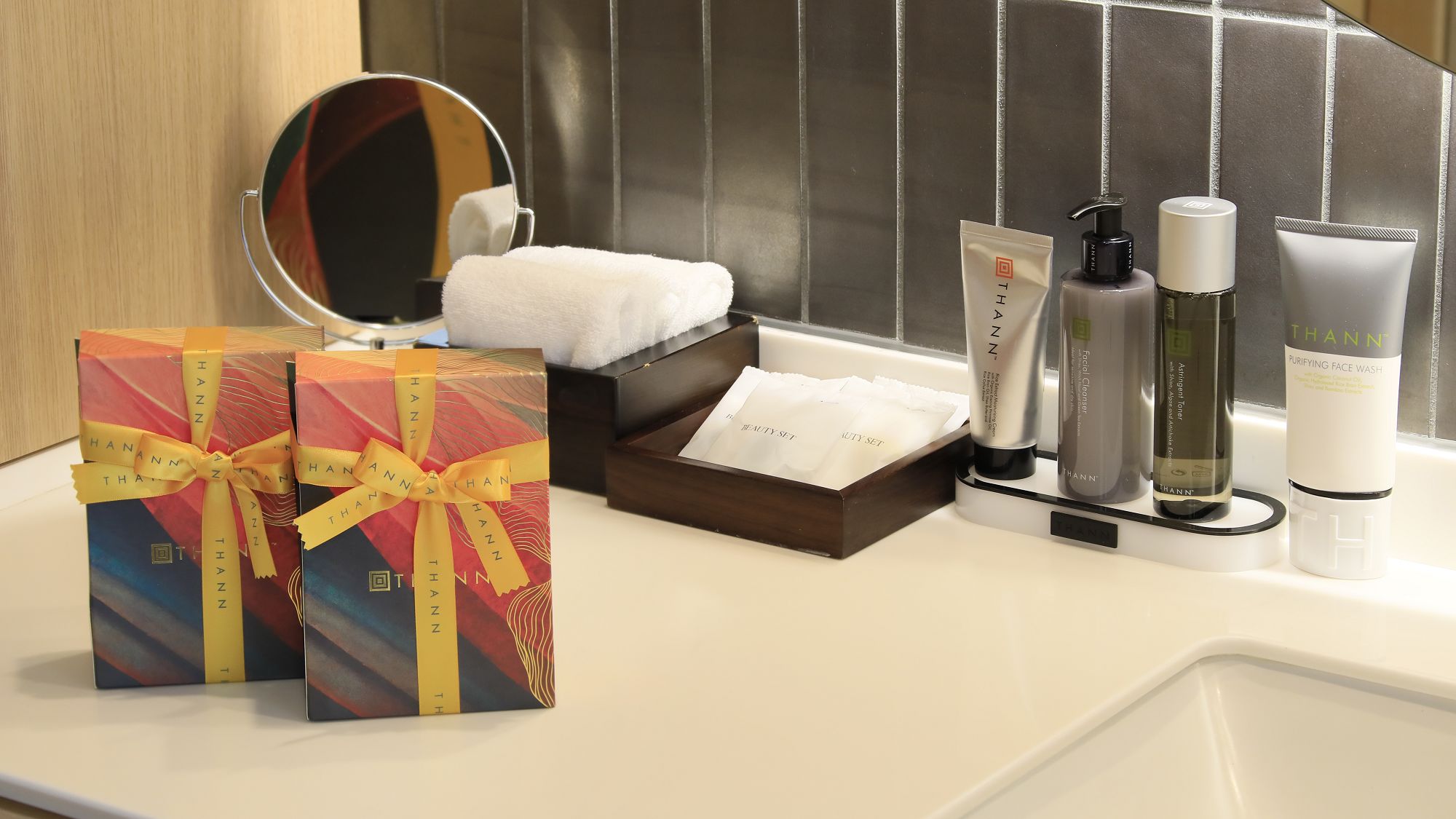 全室アメニティはタイのナチュラルスキンケアブランド『THANN（タン）』。