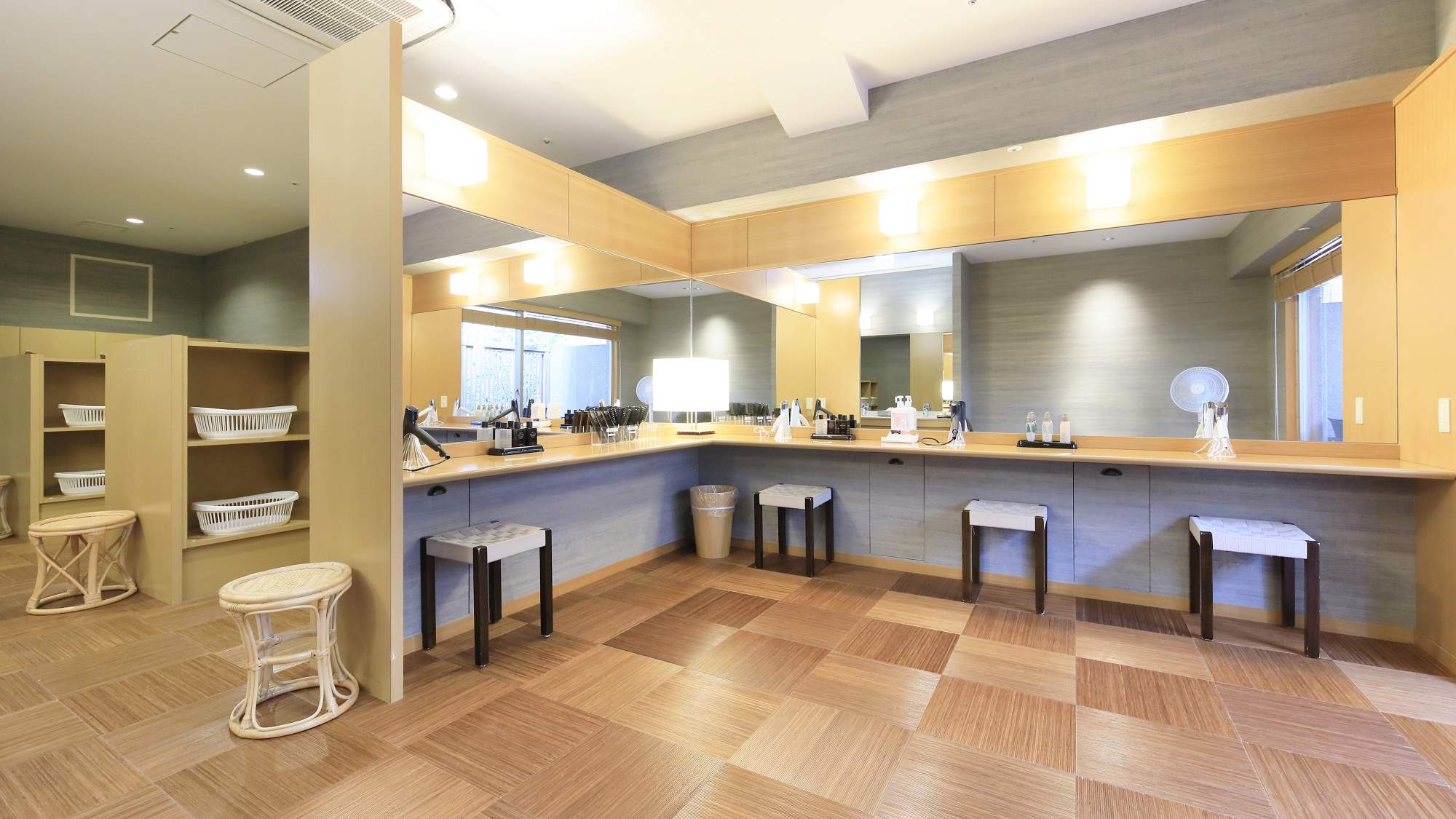 【温泉大浴場「たまゆら」】脱衣所