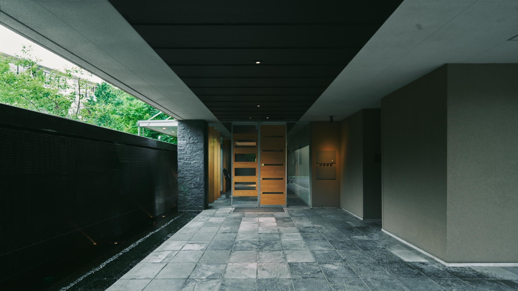 風と光に包まれる、やすらぎの入口