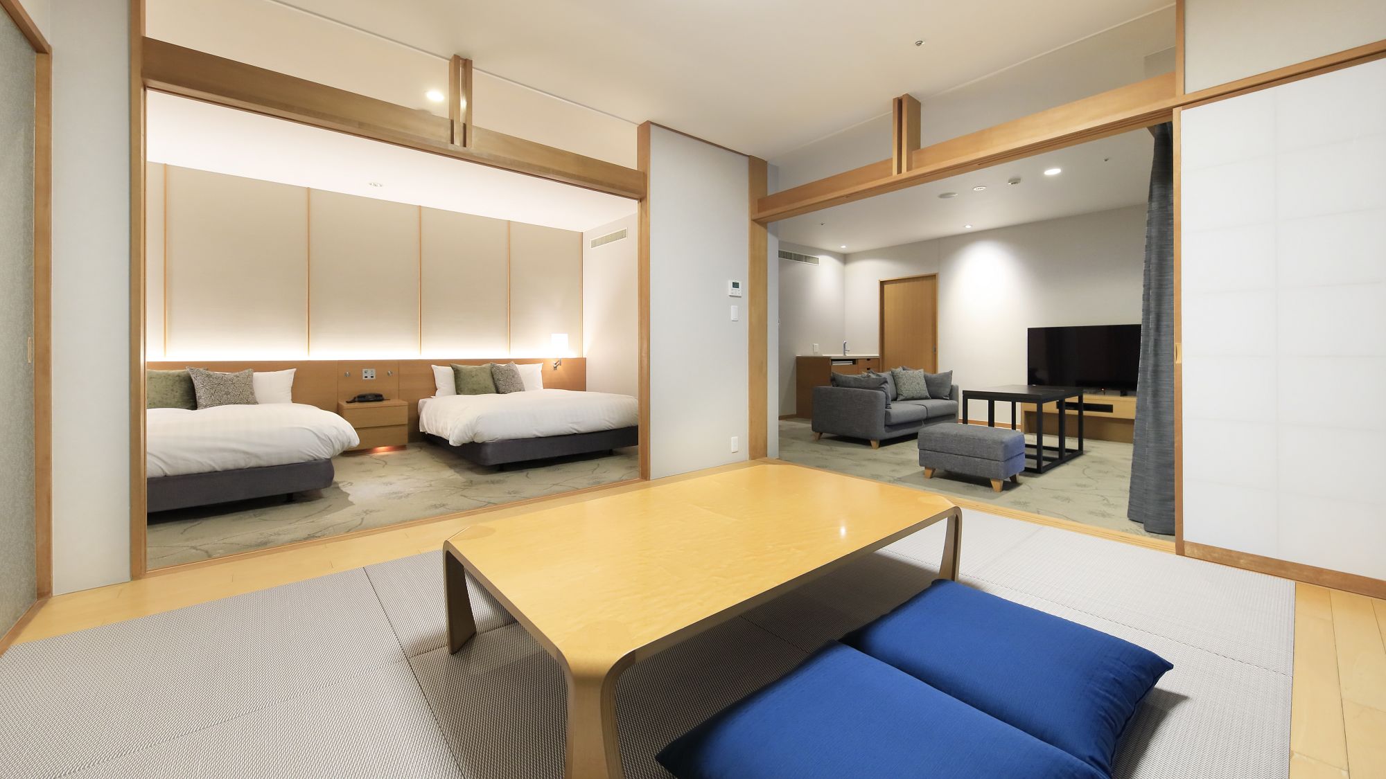 【客室温泉付き・エグゼクティブ和洋】靴を履いたままご利用いただける洋タイプのお部屋