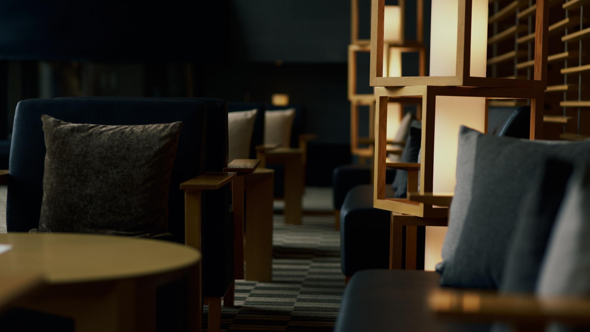 自然と調和する、洗練された空間