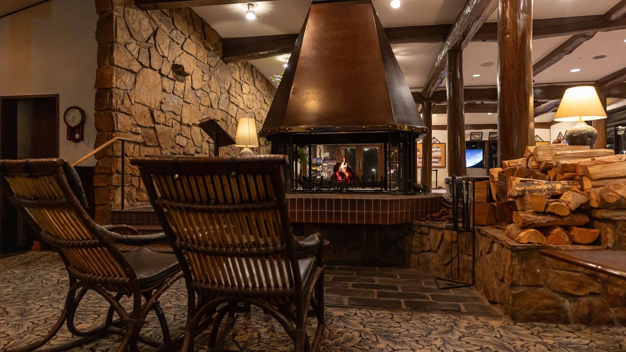 【TV放映記念プラン】特製カクテル付 レストラン花暦洋食ディナーフルコース 2食付き