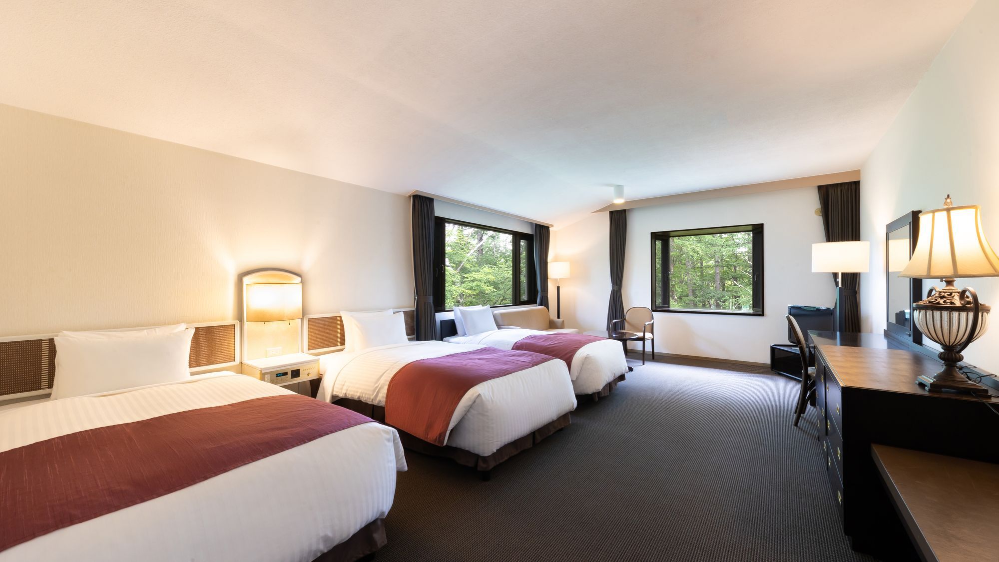 【南館】コーナー（3名様セット）