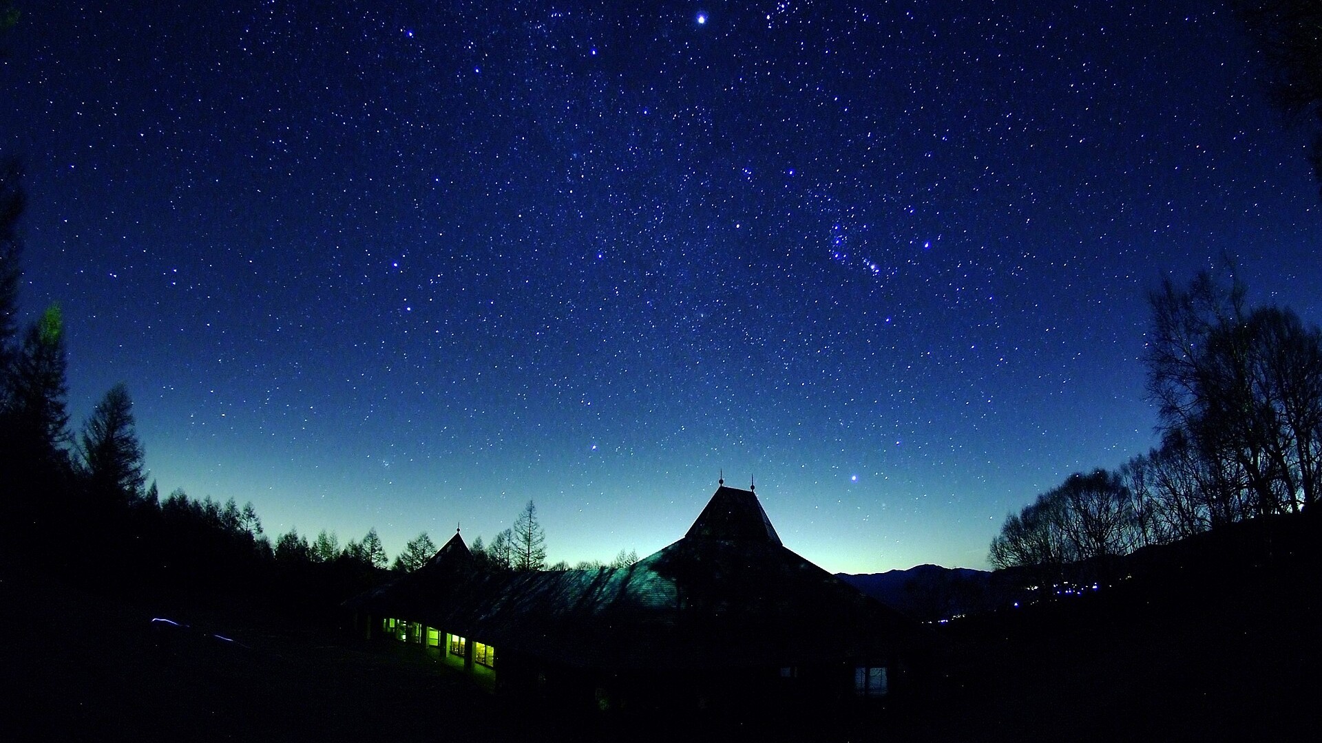 【八ヶ岳高原音楽堂】