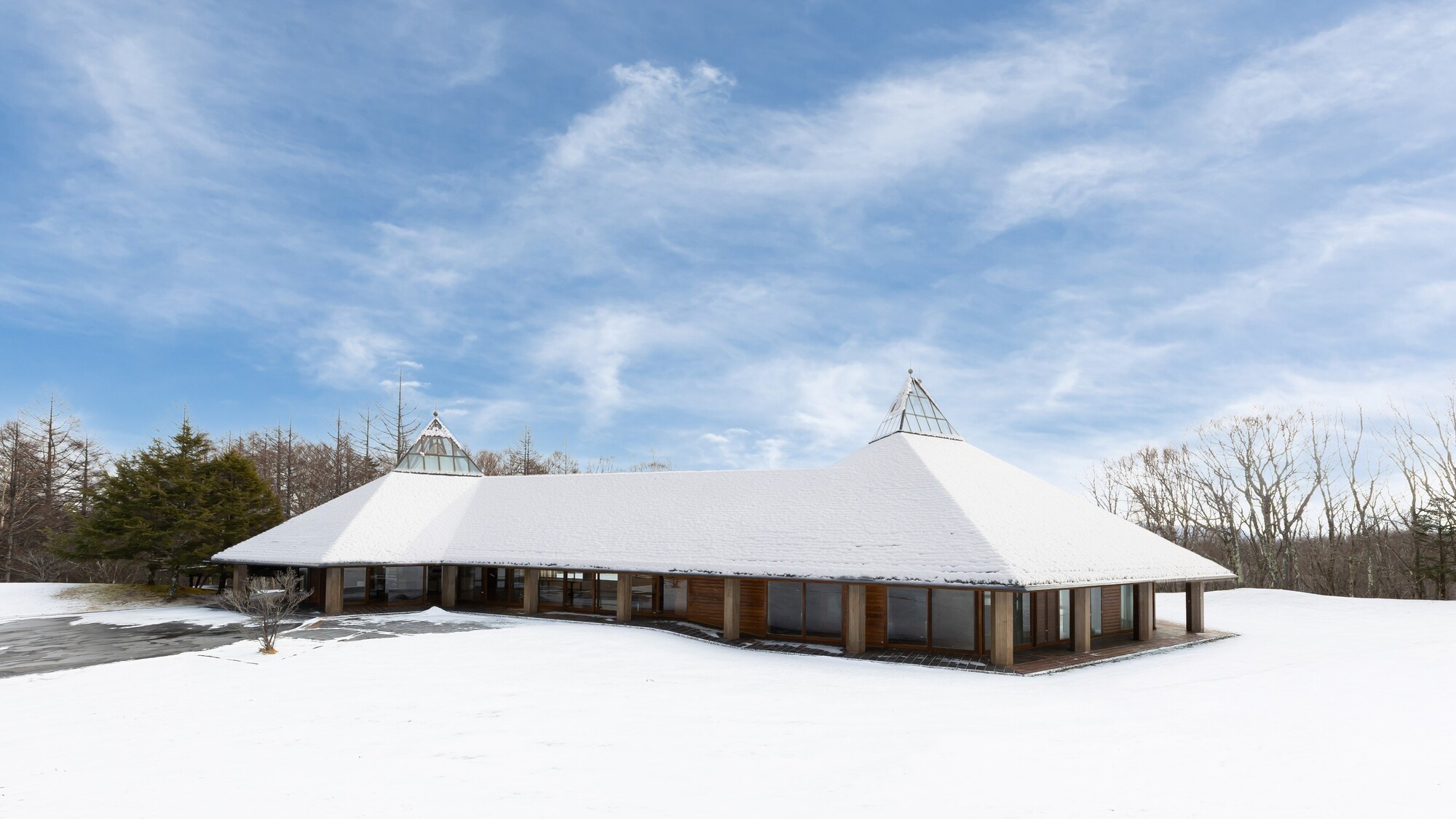 【八ヶ岳高原音楽堂】