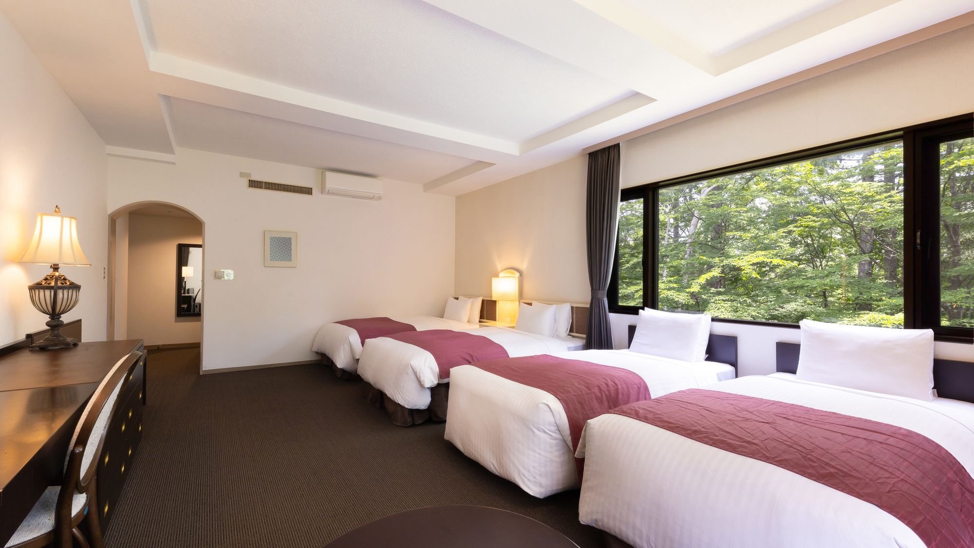 【南館】コーナー（4名様セット）