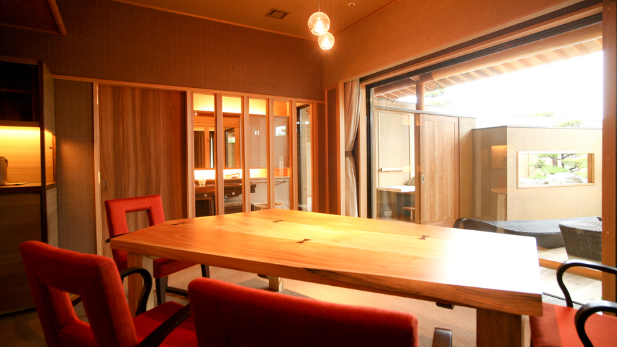 【全室専有露天風呂付】ヴィラ楽園 海の庭 Type C / 103号・リビングダイニング