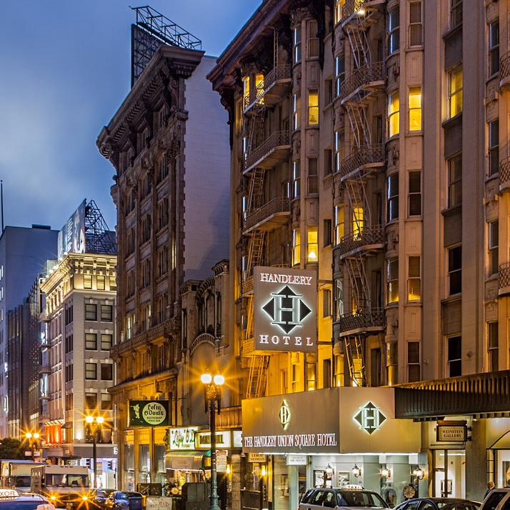 ホテル外観　例1