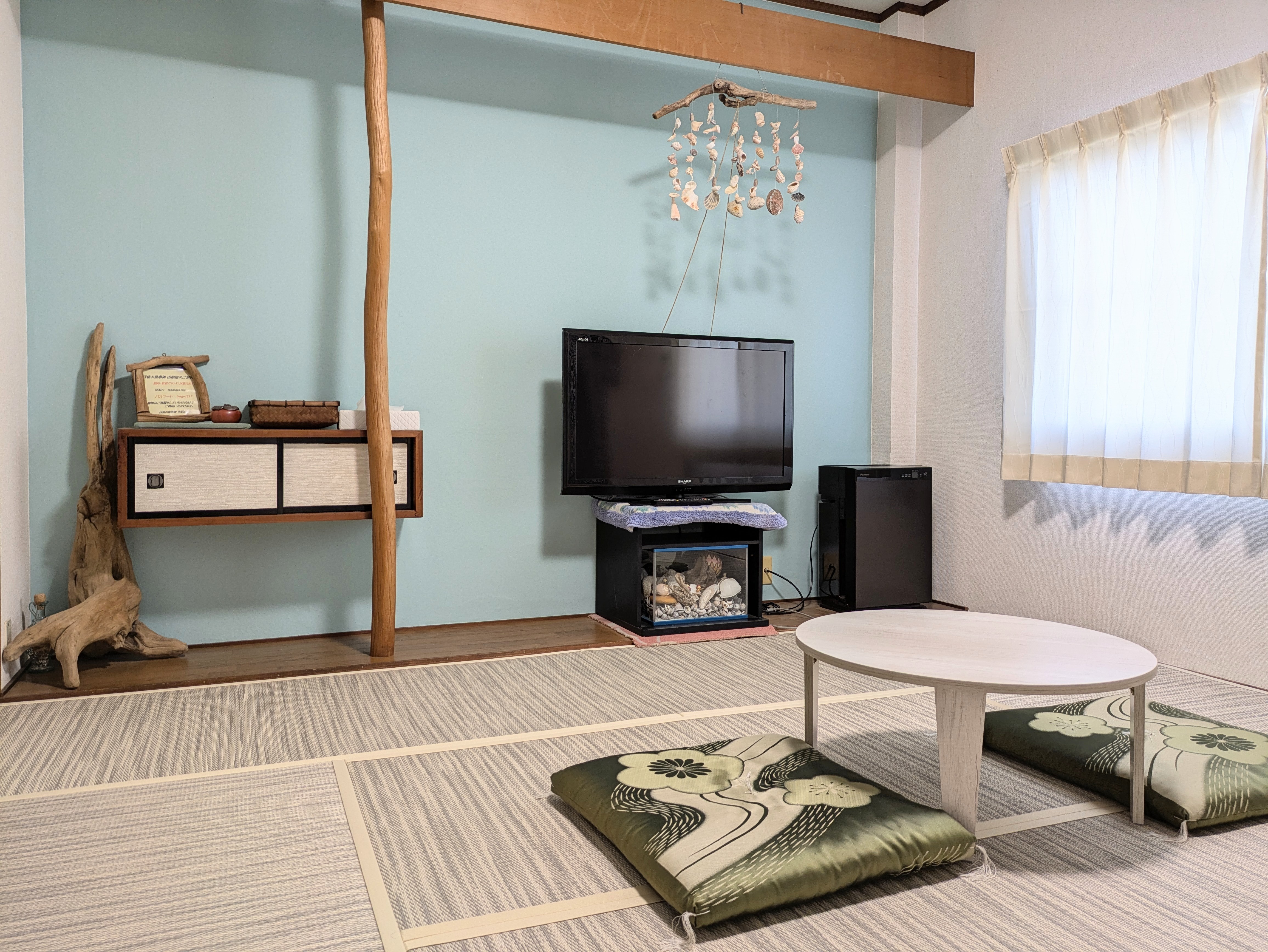 8畳和室は、畳の網目が美しく色鮮やかな穂波畳です。