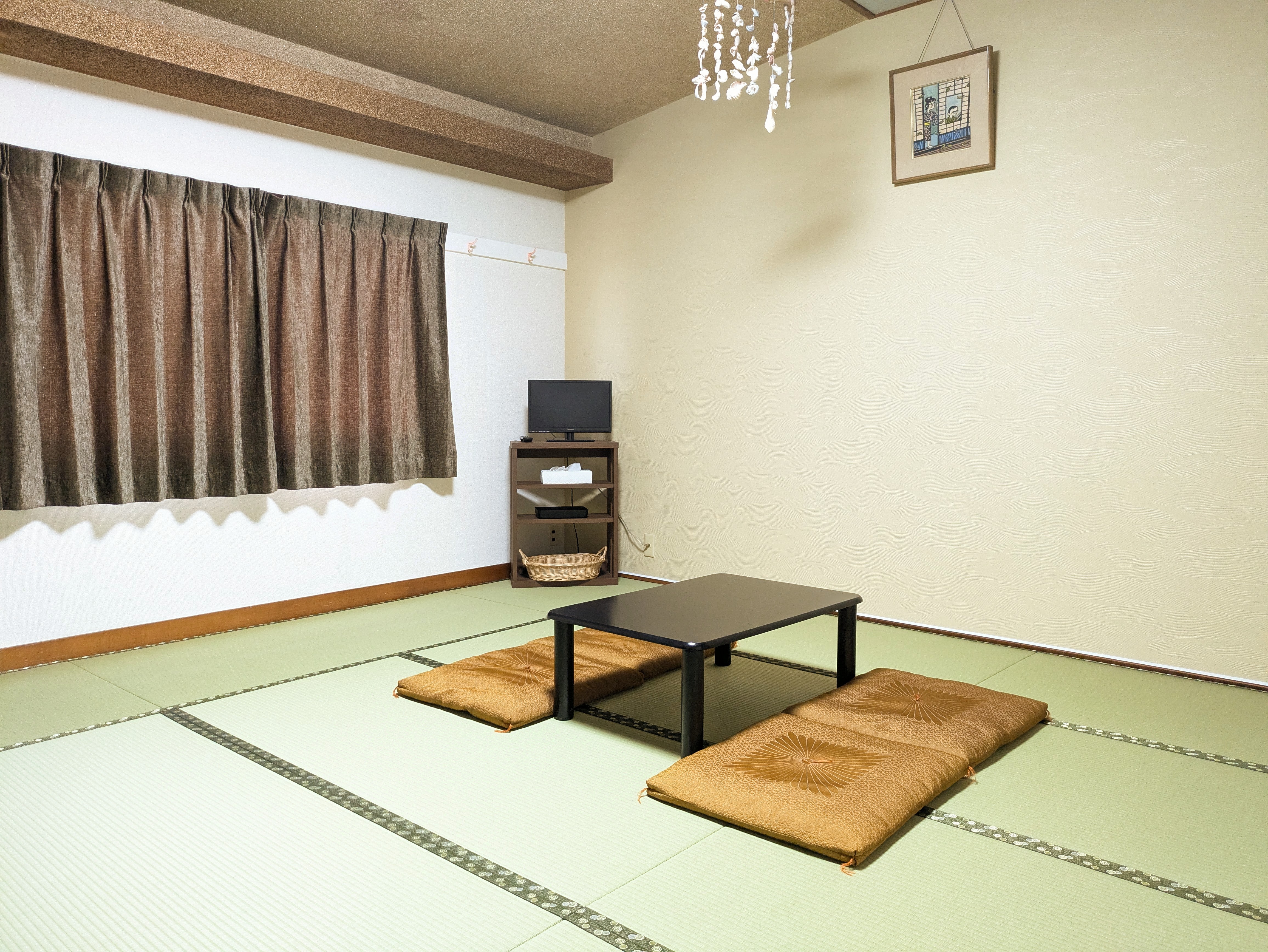 12畳フローリング＆12畳和室があり※お部屋タイプは、おまかせになります。