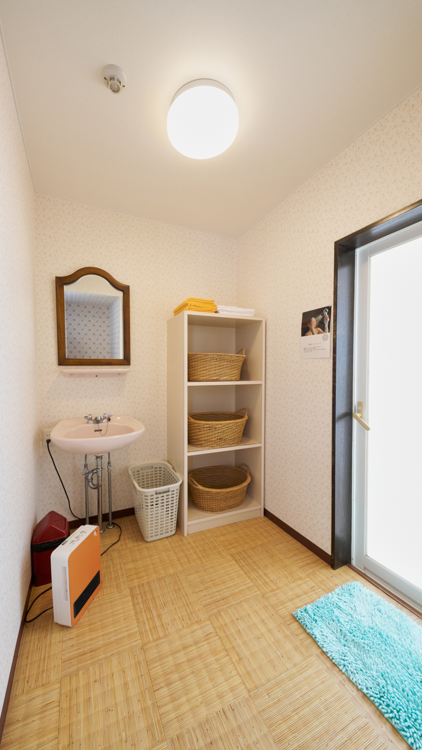 【貸し切り風呂】桜　脱衣所