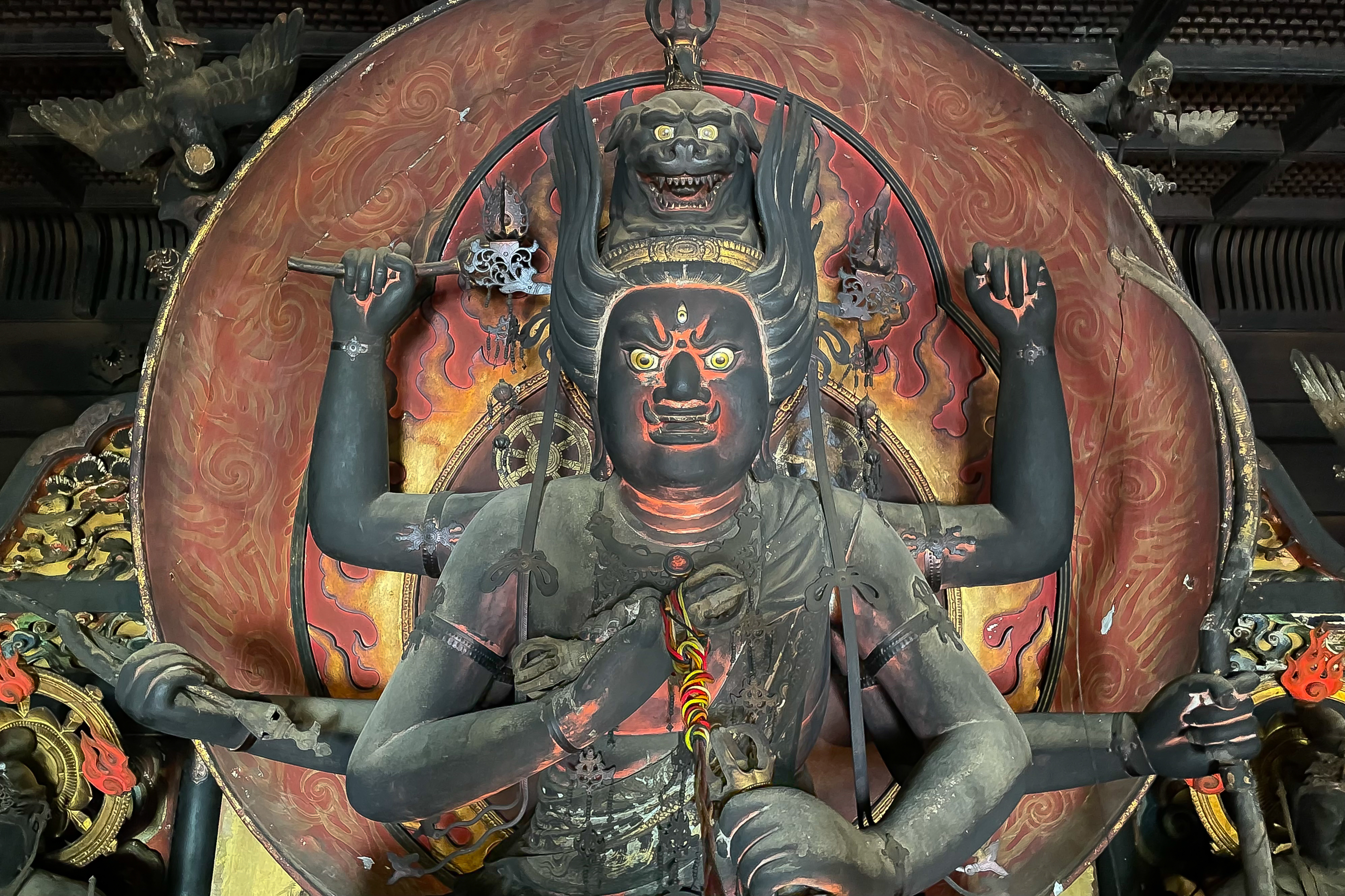 本堂に安置される愛染明王様