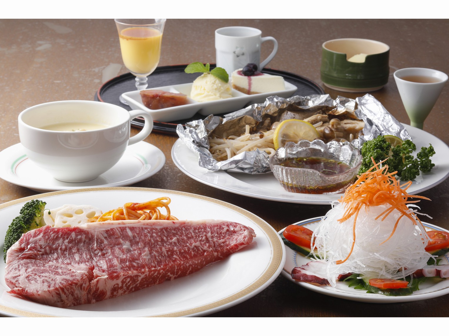 箸でも気軽に食べれるボリューム満点和風味フルコースディナー９品のディナーコース
