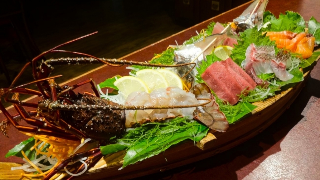 【海鮮贅沢プラン】伊勢海老・金目鯛・伊豆牛・鮑・地魚舟盛り｜伊豆の五大美味が揃うプレミアム懐石